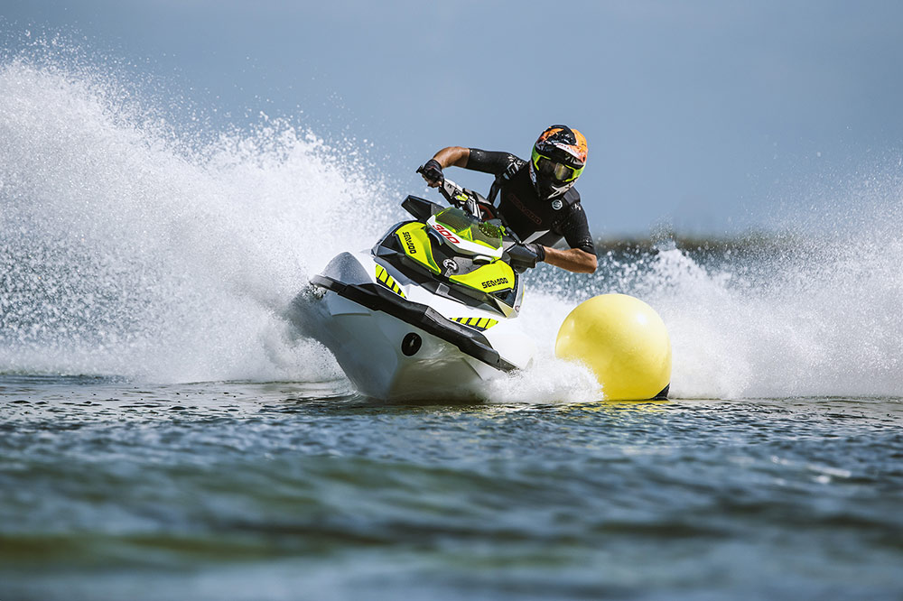 На сайт добавлена серия новинок, гидроциклов Sea-Doo с новым двигателем Rotax 1630 ACE 300 л.с.